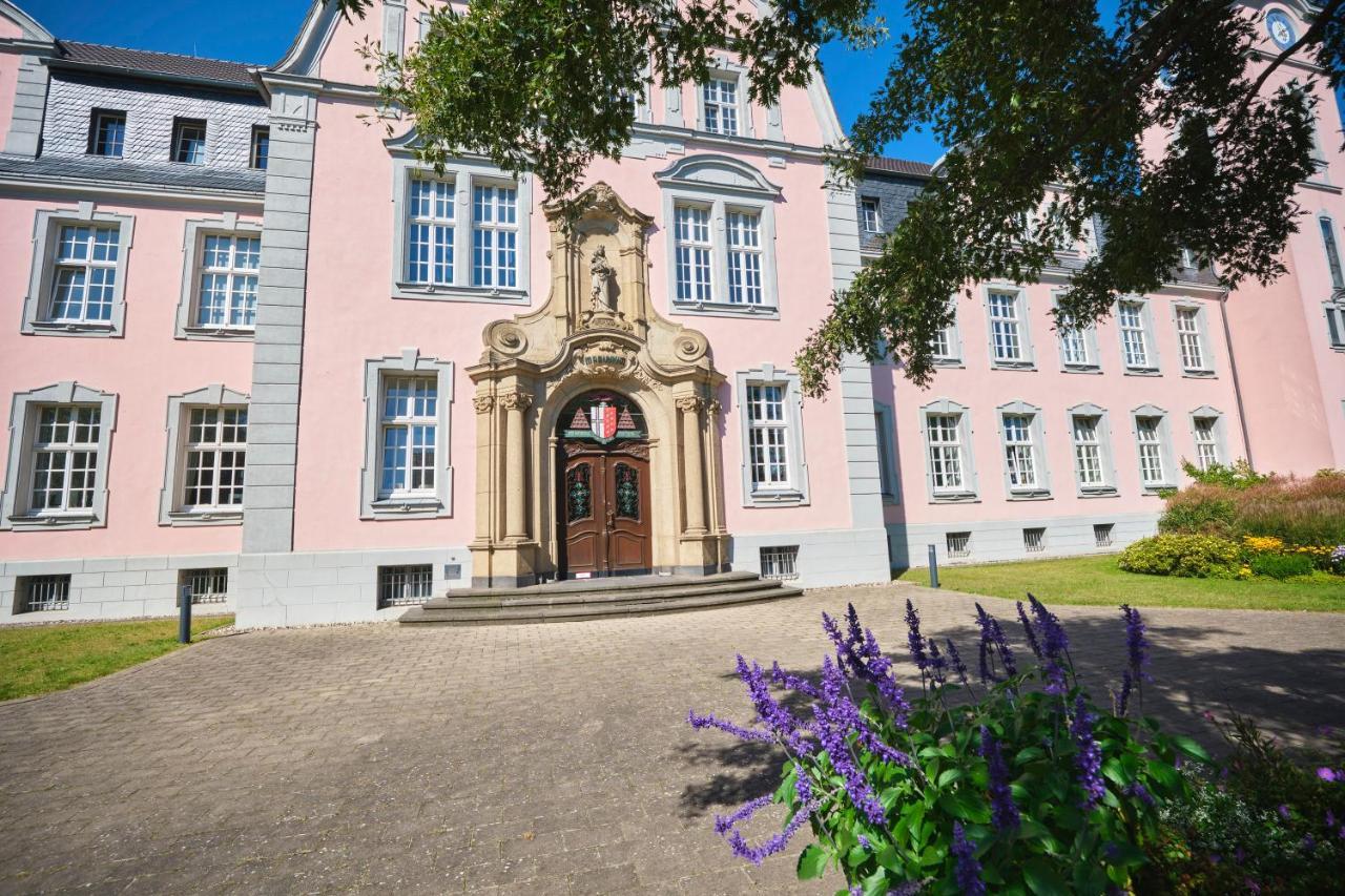 Historisches Deluxe Apartment Im Marianum Neuss Exterior foto